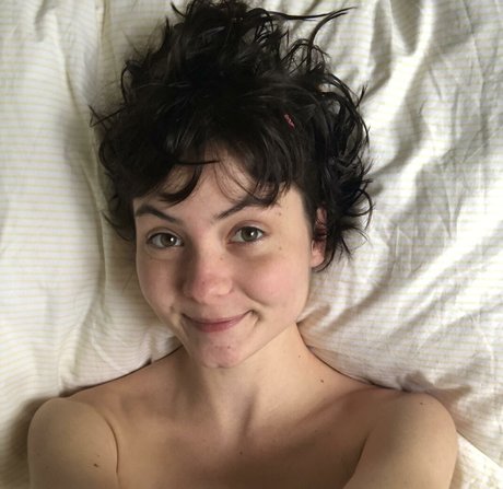 bloomhypercutepirate star nudes pic