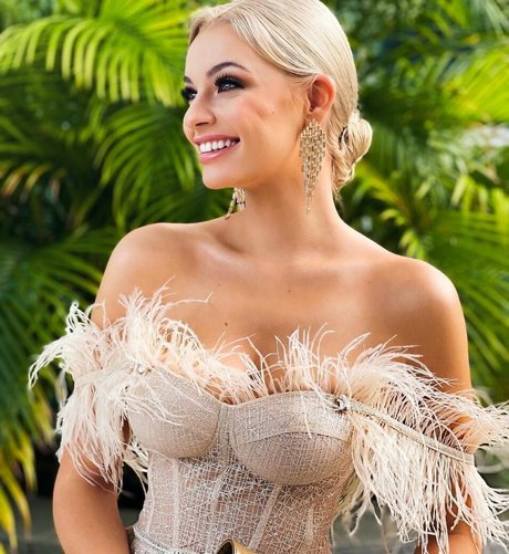 Karolina Bielawska top star images