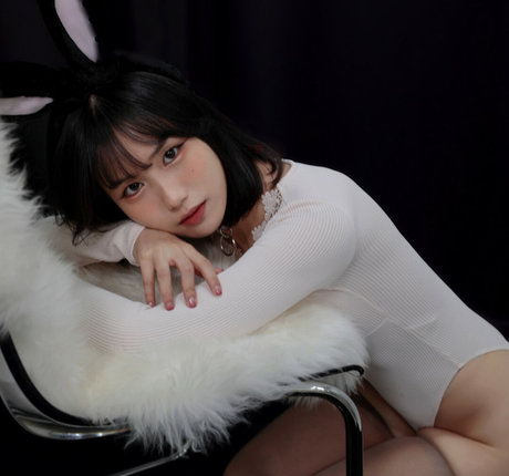 choha 07 nudes model img