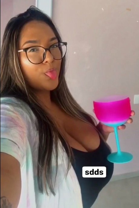 Sofia Mendonca star exclusive image