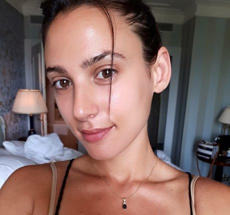 female fitness onlyfans sexy naked pic