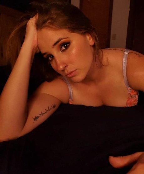 Lizzie All Day model exclusive gallery