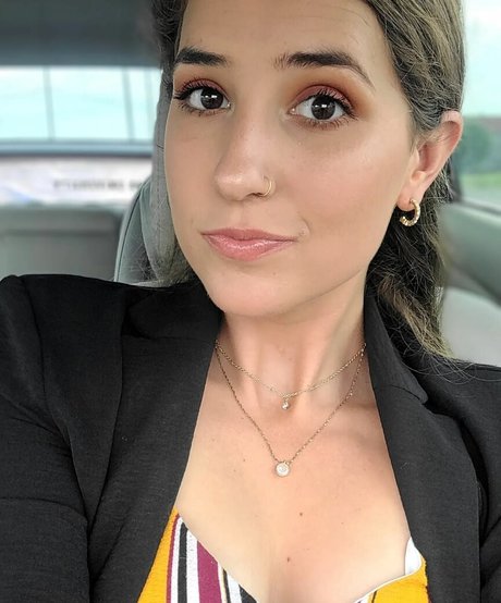 Lizzie All Day star pornographic pic