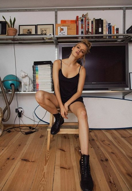 Karolina Pisarek star pornographic photo