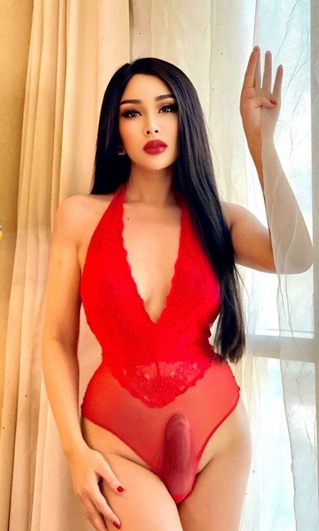 ployshayada pornstar hot img