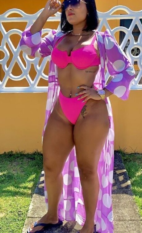 Gi Souza art actress pic