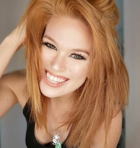 Hollie Bennett pornstar adult picture