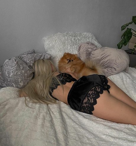 Sophyvibess model xxx image