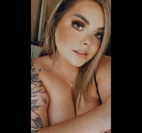 Lilly Zamora nudes model pics