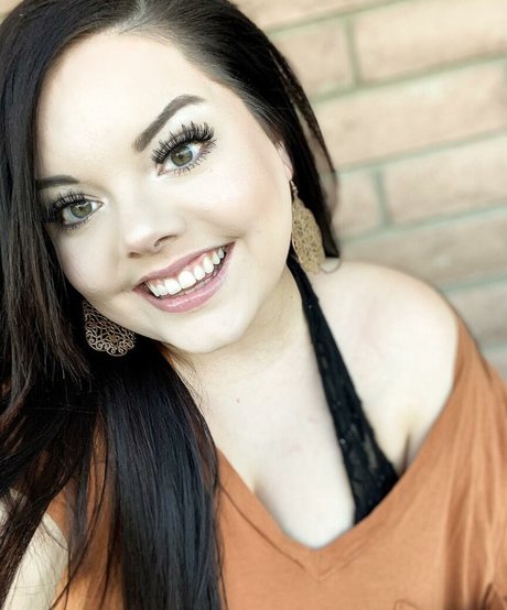 Lilly Zamora free star img