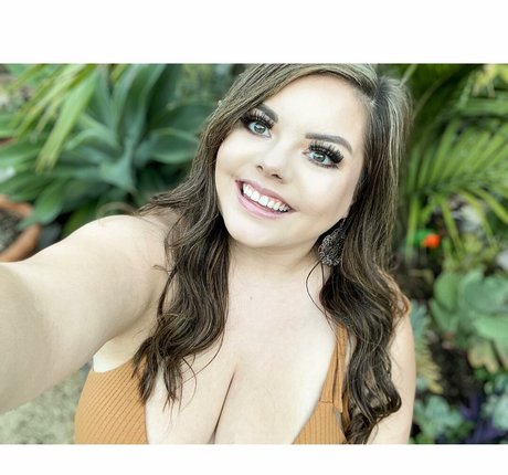 Lilly Zamora pornographic model photos