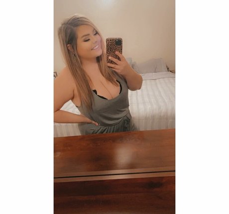 Lilly Zamora model nice photo