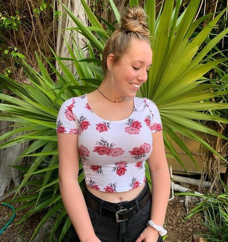 Morgan Watt hot star pics