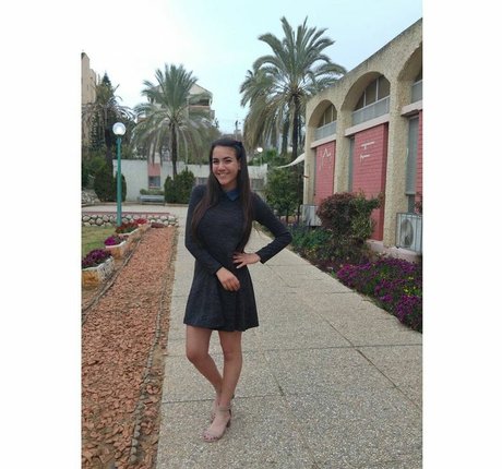 Sara Avni exclusive star archive