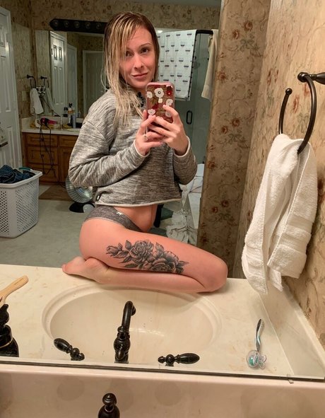 czech teen onlyfans top picture