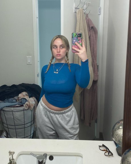 Annie Marie Sauve pornstar top photo