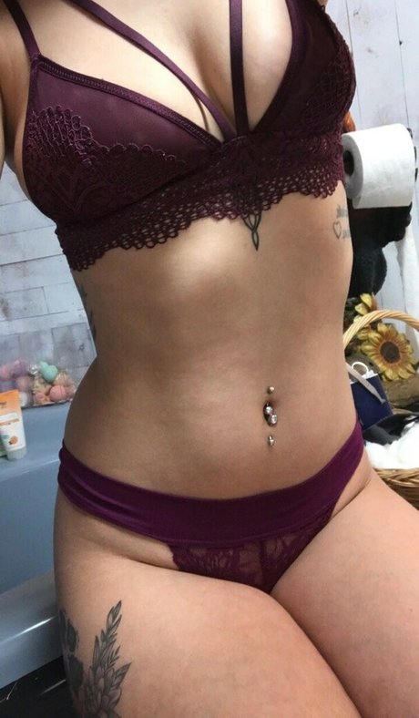 smoked away sex model img