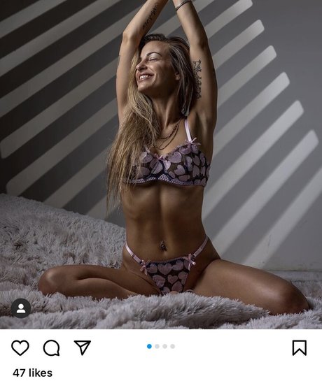 Gal Leo hot pornstar pic