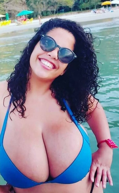 Mayla Coimbra pretty star pics