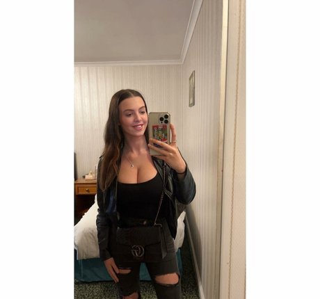 Chelsea Rowlinson pornstar hd pics
