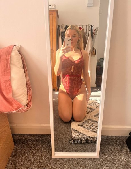 britishgrlnextdoor nice model pic