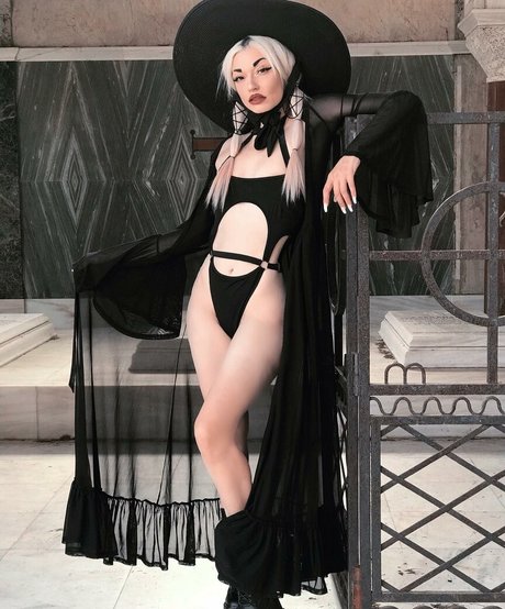 deathcandy model adult picture