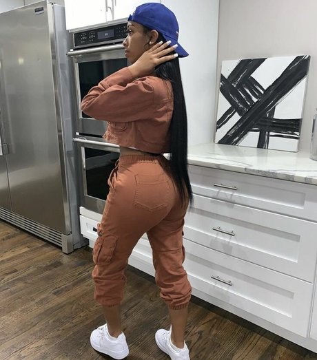 Realamarie pornographic actress pic