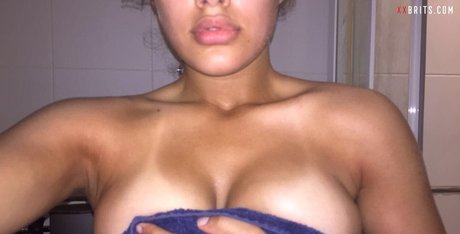 Bella Lagares exclusive model galleries