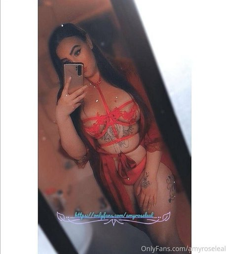 amyroseleal top profile image
