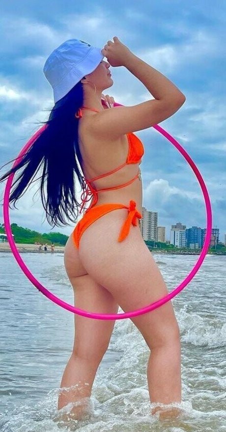 Mari Robattini model hd picture
