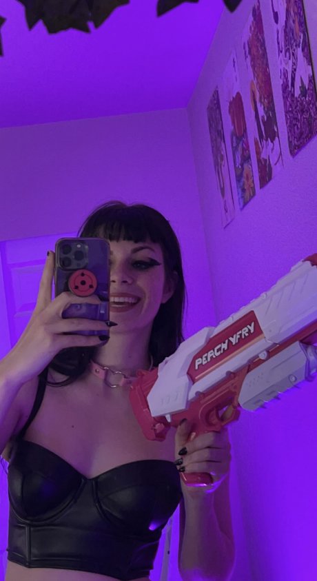 PeachyFry model sex pictures