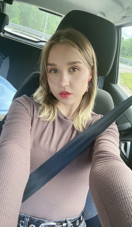 DollHole GrabFuck pornstar erotic pic