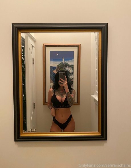 Zahrainchains nude pornstar pictures