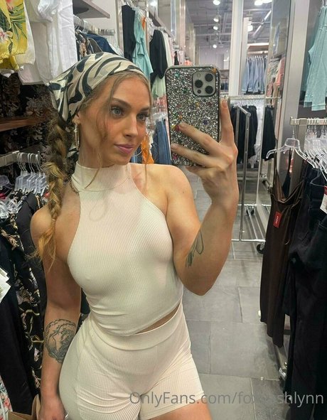 foxyashlynn model sexy pics