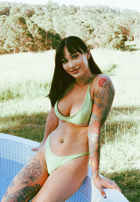 cfcourt pornstar pretty picture