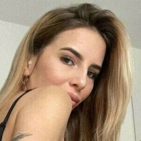 Kris Blow xxx actress photos