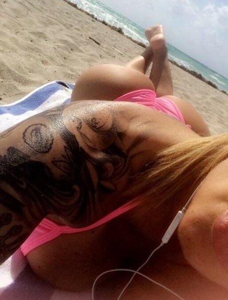 Victoria Lomba model best pictures