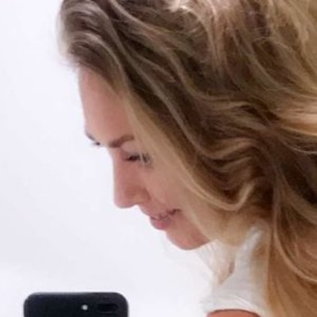 Nora Segura porn model images