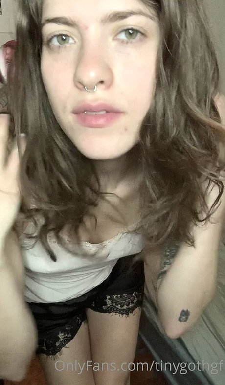 TInyGothGF hot pornstar photos