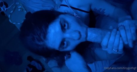 TInyGothGF model nudes photo