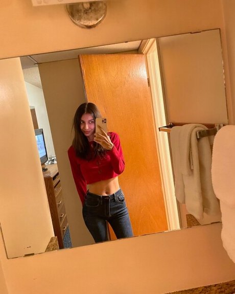 ChloeNight free pornstar photos