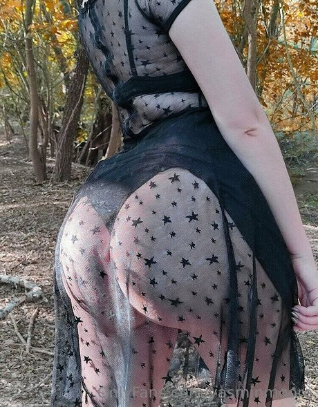Yasmin Moore star top image