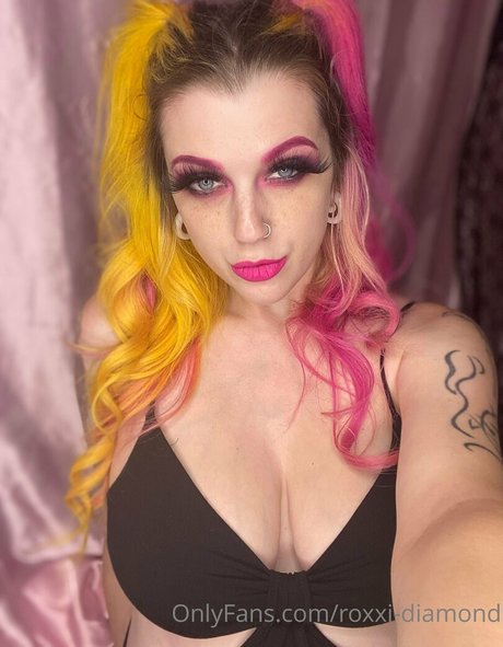 Roxxi Diamond hd pornstar img