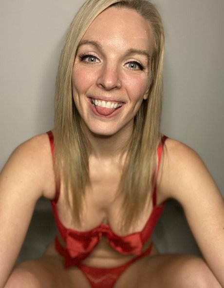 Missy Darling high quality model pic