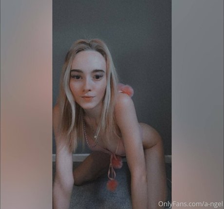 young asian onlyfans exclusive photo
