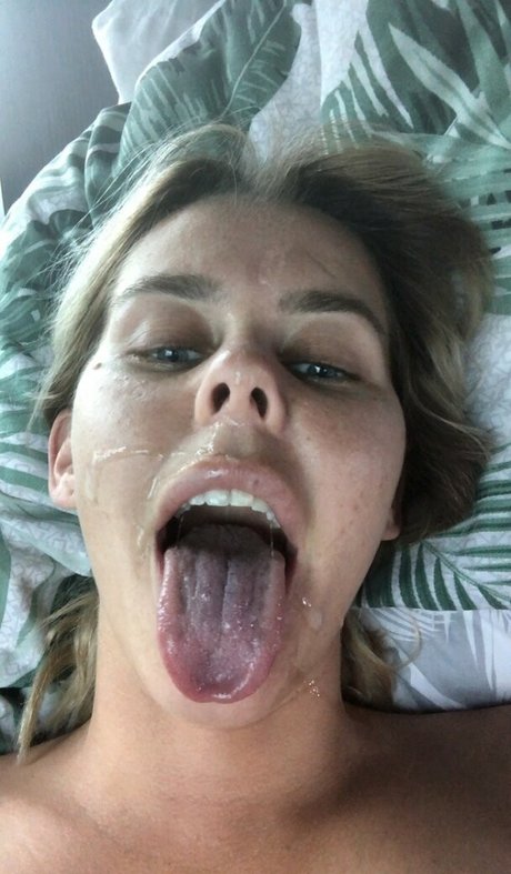 Jennifer Ann naked model pic