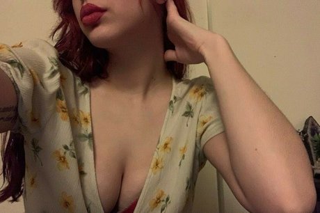 Itsalesa naked model picture