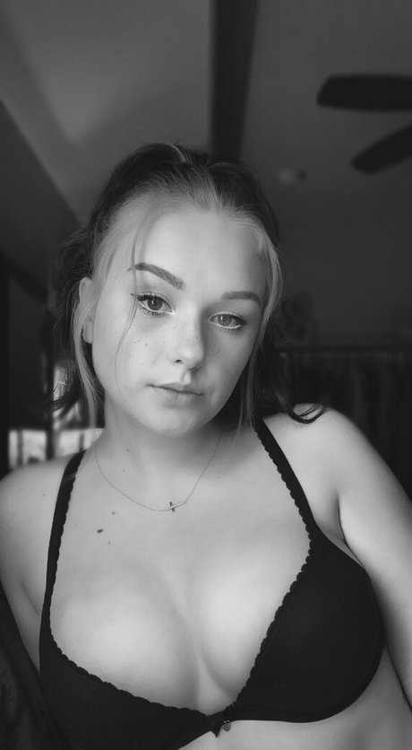 rosikarterkiss pornstar hot pic