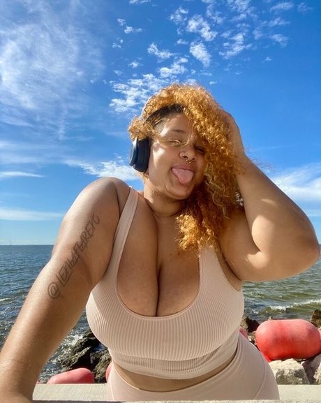 lexilaflarexo model hot gallery