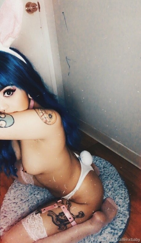 AlienxBaby model nice pictures